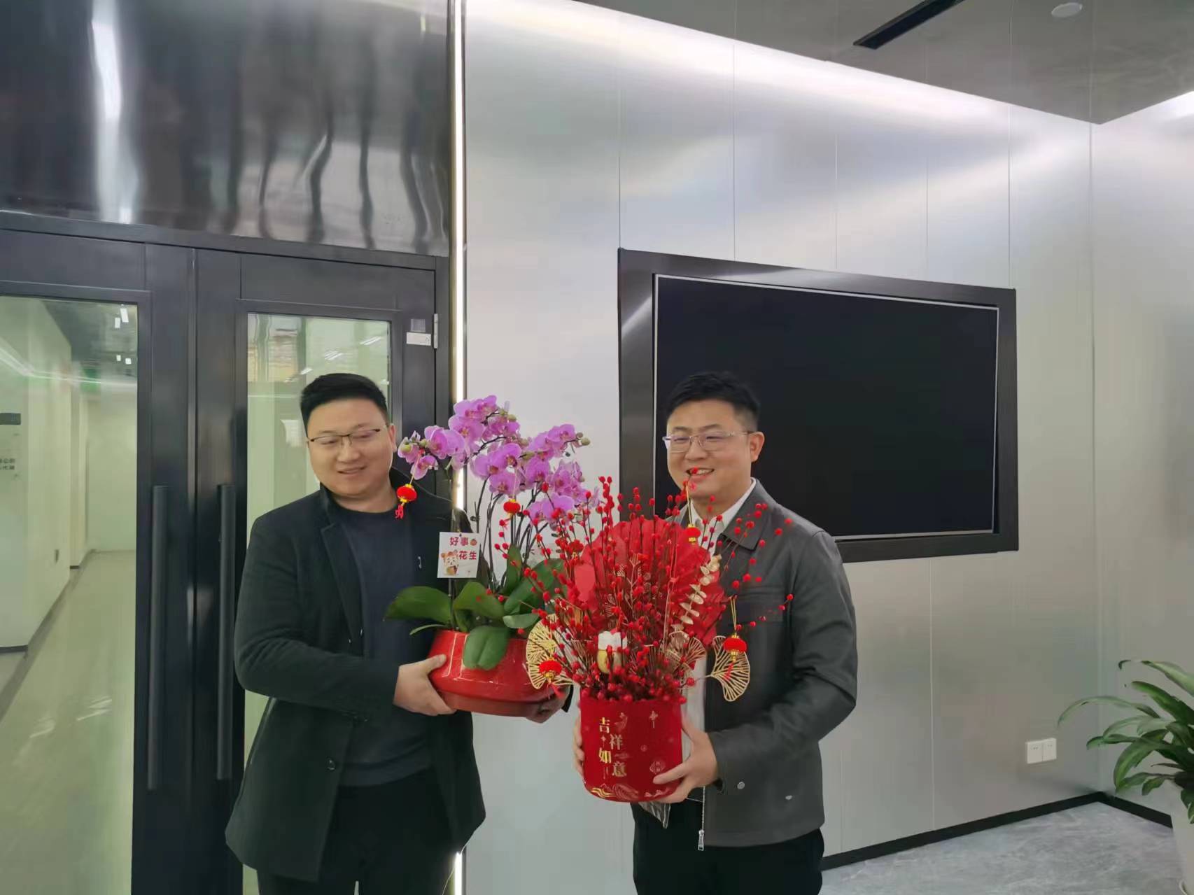 上海邁維動(dòng)漫科技有限公司喜迎新年喬遷之喜：立足新起點(diǎn)，開啟新征程！(圖3)